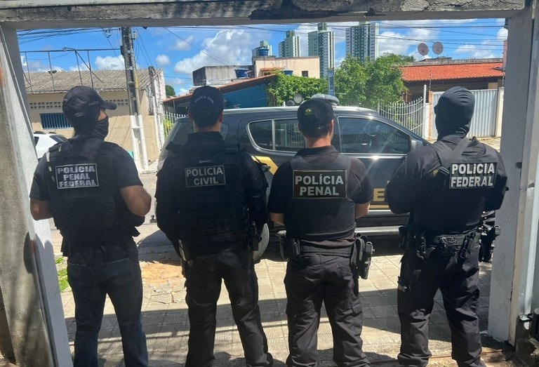 Chefes de facção do RJ que tinham vida de luxo em Ponta Negra são alvos da PF