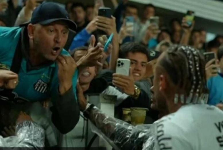 VÍDEO: Leitura labial revela xingamentos de Neymar a torcedor: “Filha da p*”