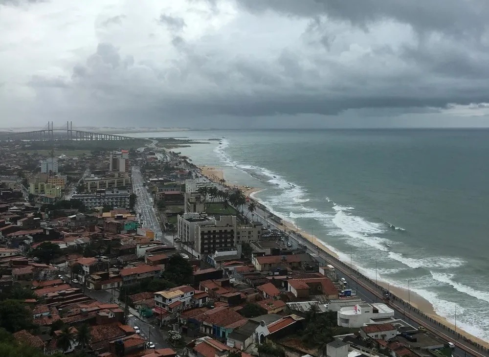 RN tem alertas para chuvas, ventos costeiros e baixa umidade durante o fim de semana; confira cidades afetadas