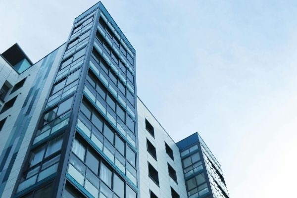 Construtora é condenada após atrasar entrega de imóveis no RN por mais de 10 anos