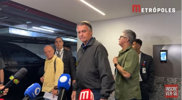 VÍDEO: Bolsonaro diz que vai “dar uma passada” em motociata no DF