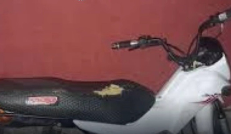 Casal sai de motel sem pagar e deixa moto roubada como "garantia"