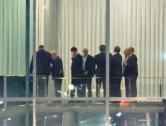 Lula reforça apoio ao STF em jantar no Alvorada com maioria dos ministros