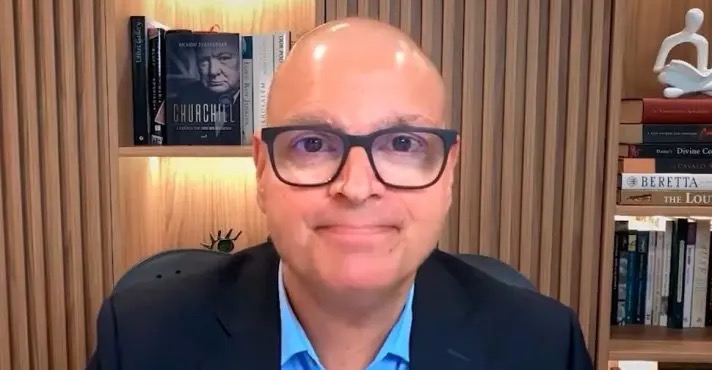 Inédito: Moraes recua e libera contas de Rodrigo Constantino