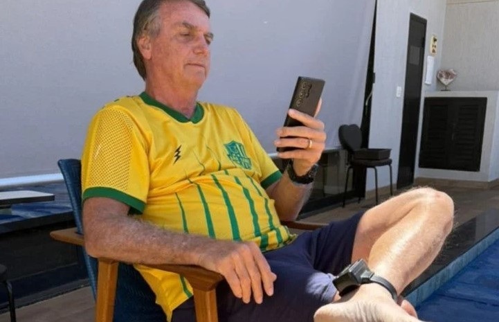 Grande Ponto - VÍDEO: De casa, Bolsonaro acompanha atos a favor da anistia