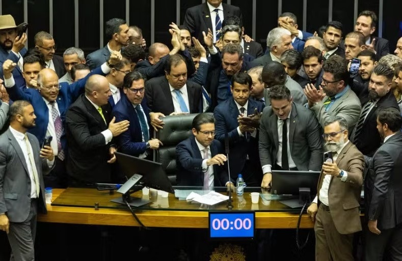 Motta nega acordo com oposição por anistia em troca de retomada de plenário: ‘Não negocio prerrogativas’