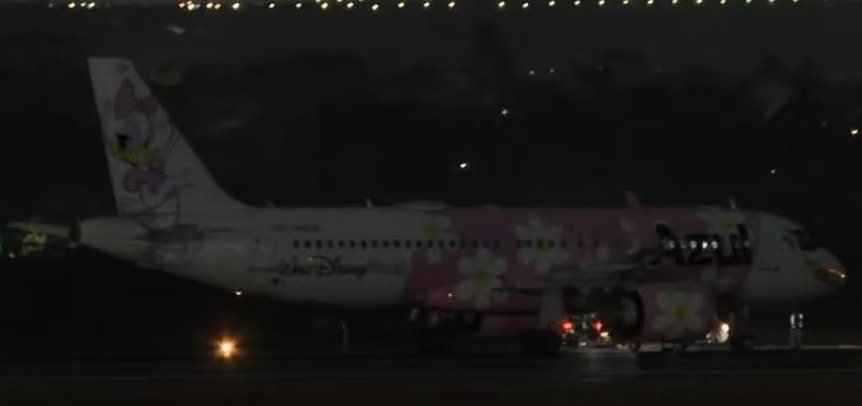 Avião da Azul faz pouso de emergência após ameaça de bomba