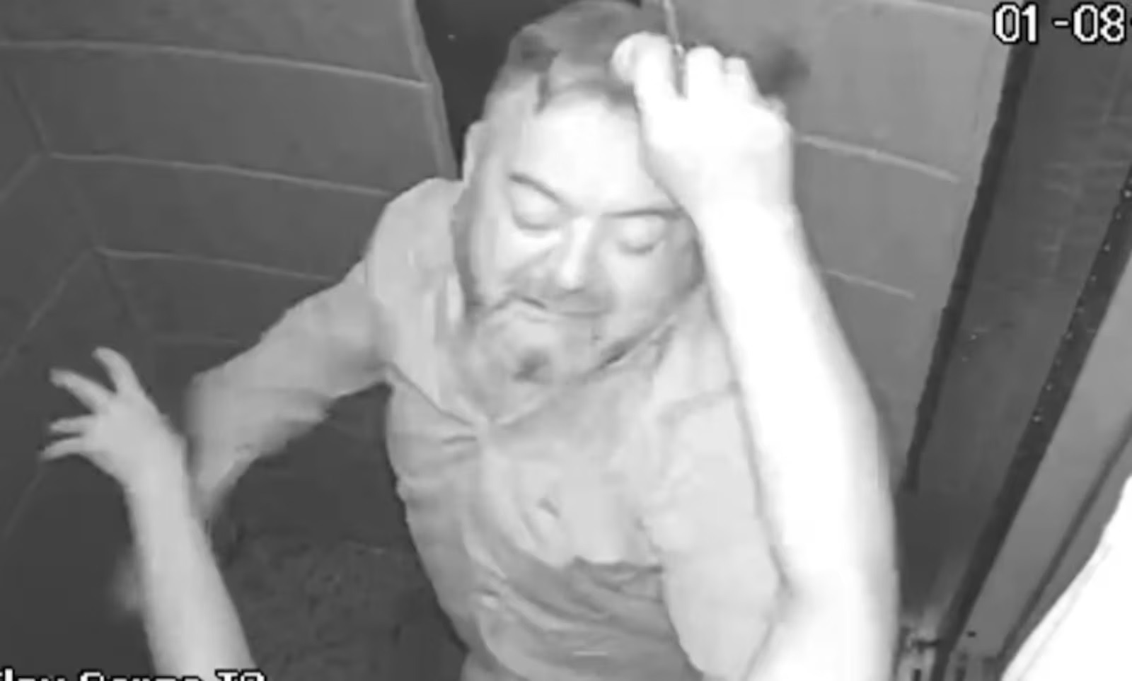 VÍDEO: Homem é preso por espancar esposa em elevador no Distrito Federal