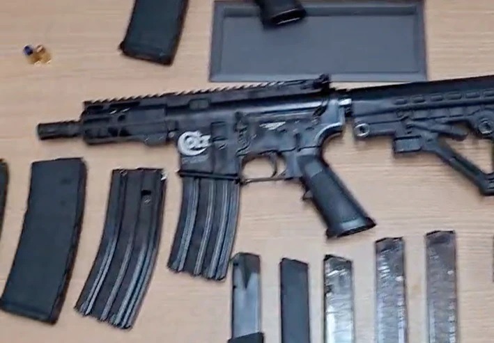 VÍDEO: Polícia apreende fuzis, pistola e munições em operação na Grande Natal