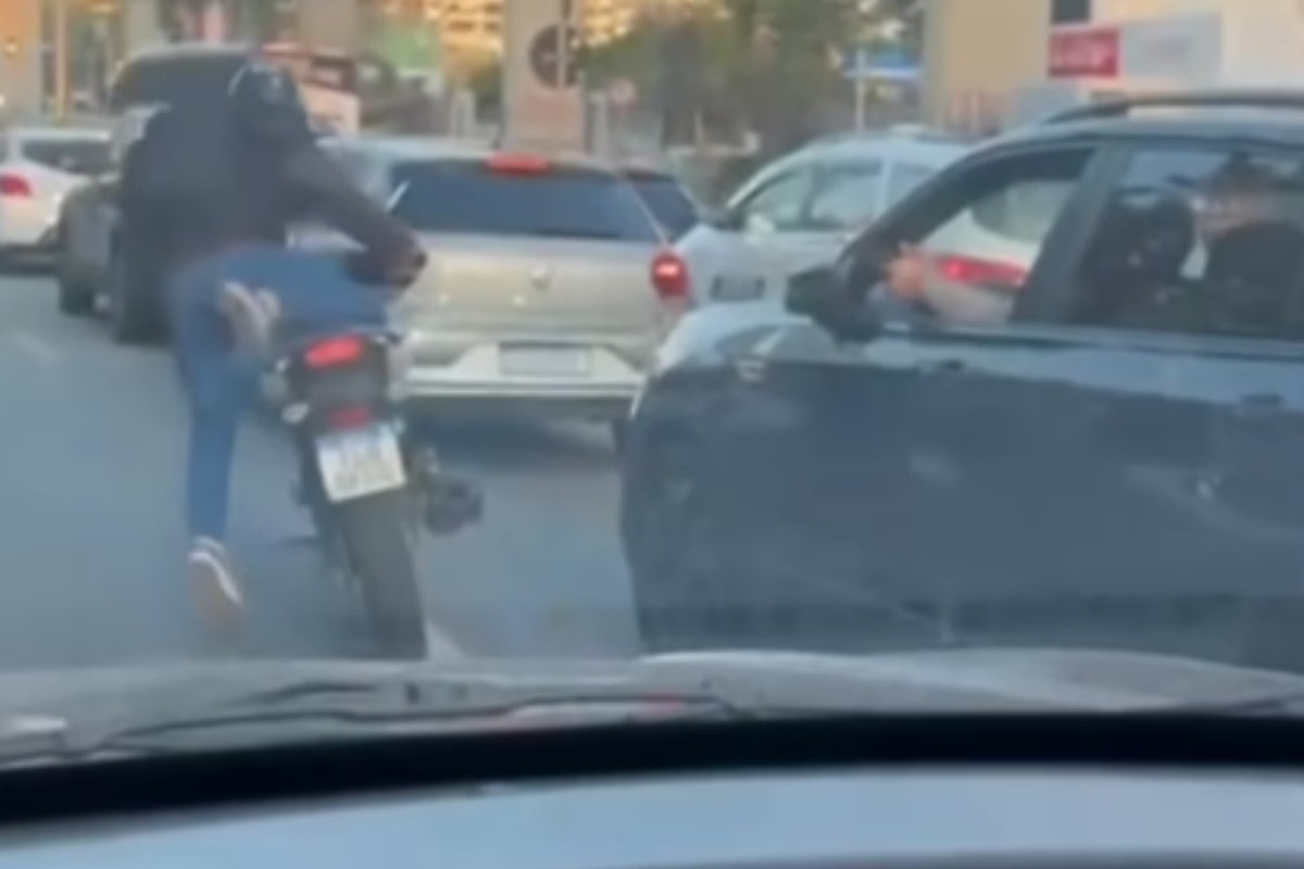 VÍDEO: Ladrão morre após ser desarmado e baleado por motorista no trânsito