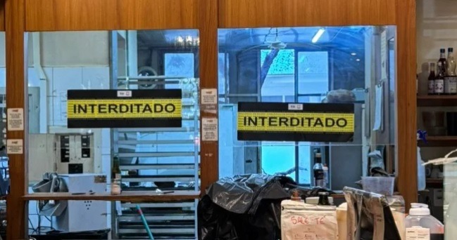 Vigilância interdita padaria após encontrar fezes de rato e baratas mortas