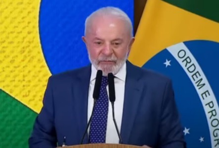 VÍDEO: Polêmica: Lula falou que Estados Unidos está fazendo uma "bosta" ou uma "aposta"?