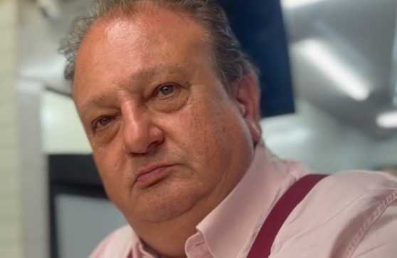 Erick Jacquin viraliza na web ao detonar o morango do amor