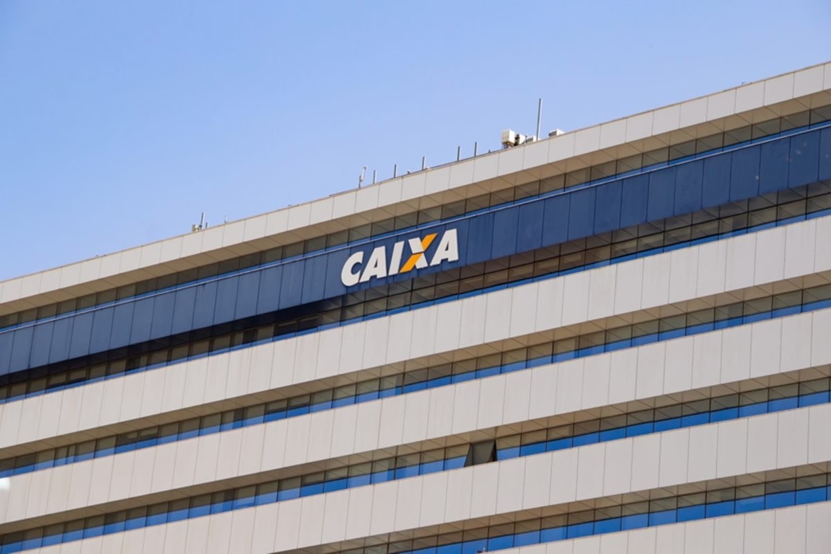 INSS: servidor da Caixa é flagrado sacando dinheiro obtido em fraude