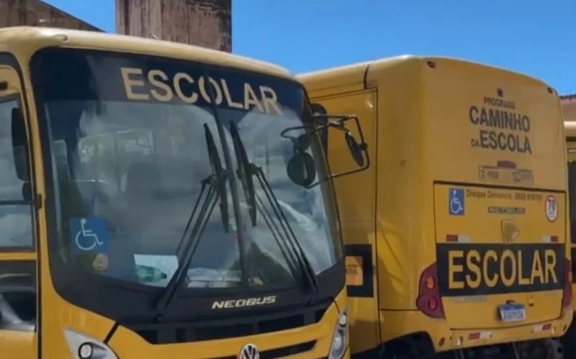 Ônibus escolares de Natal paralisam atividades, motoristas cobram salários atrasados