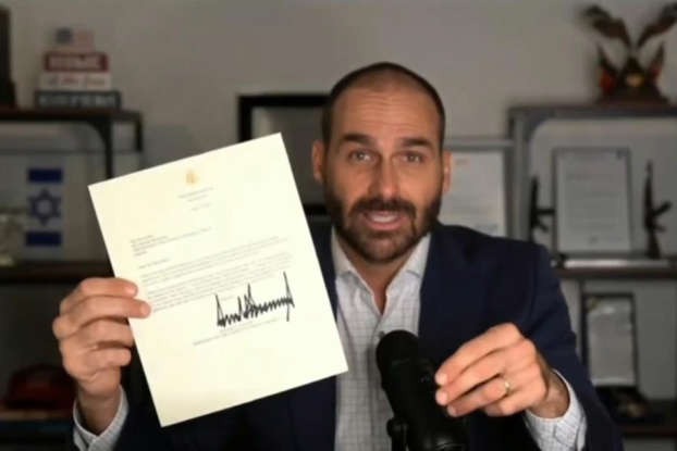 Eduardo mostra carta de Trump a Bolsonaro e manda “último recado”