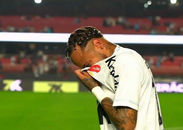 Choro de Neymar ganha as páginas da imprensa internacional: ‘Chegou ao fundo do poço’