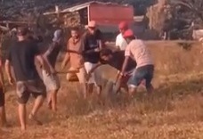 Jovem é espancado e morto na frente do pai após ser acusado de roubar panela