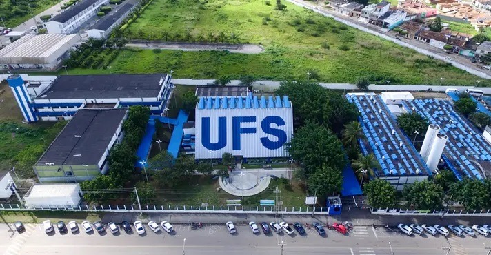 Texto em vestibular de universidade federal associa Bolsonaro ao neonazismo
