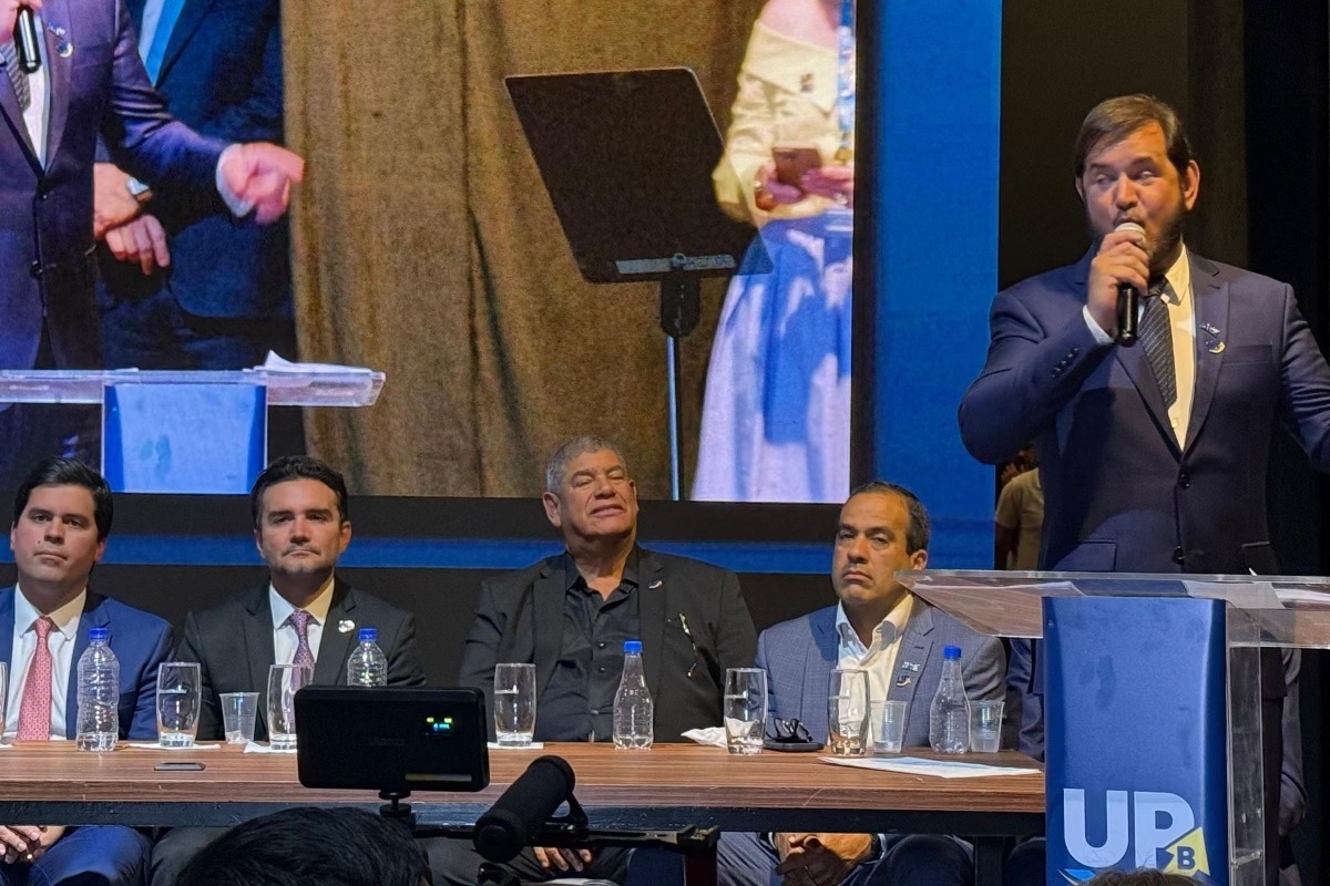 Ministros de Lula participam de evento para… criticar Lula