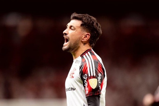 Flamengo volta a vencer o Inter e avança às quartas da Libertadores; veja os gols