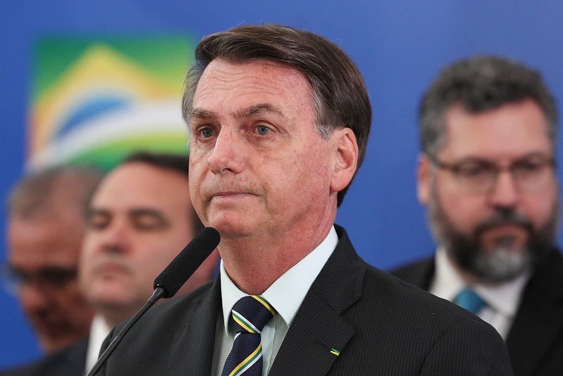 Prazo para defesa de Bolsonaro explicar risco de fuga termina hoje