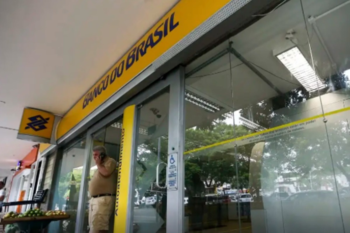 Banco do Brasil denuncia Eduardo Bolsonaro à AGU por fake news