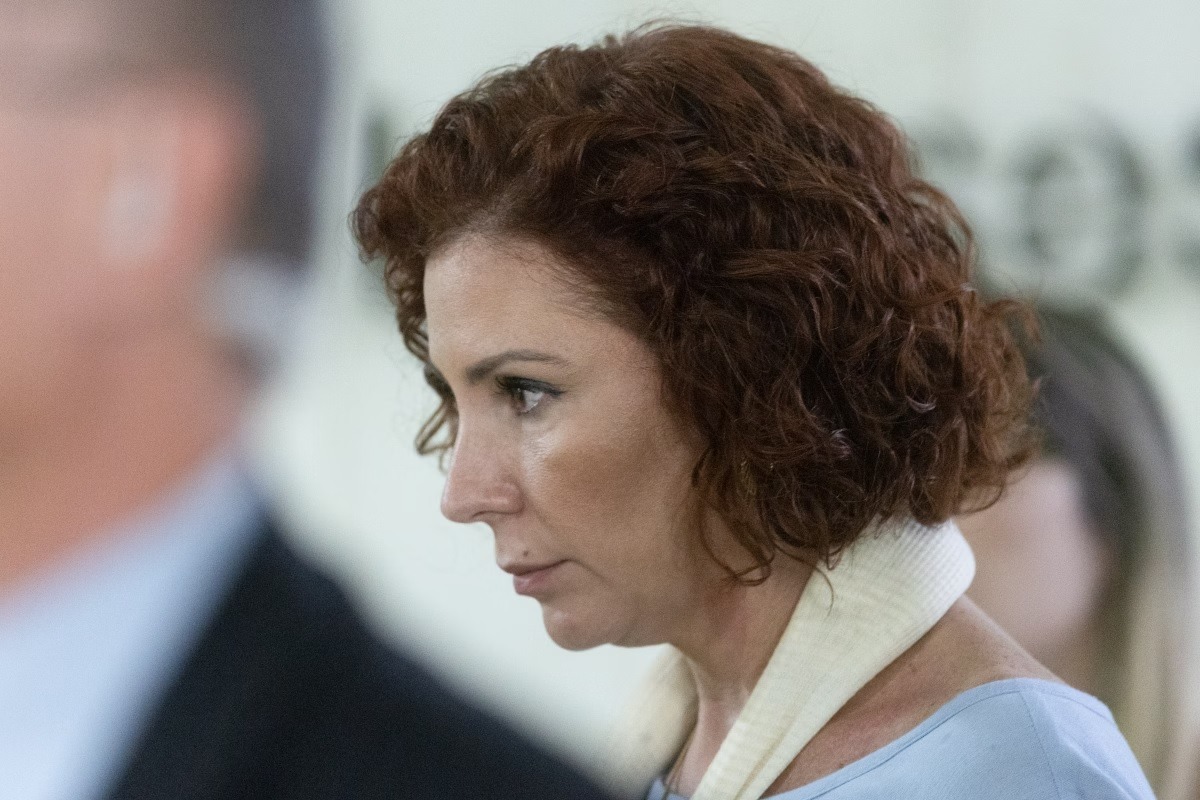 Saiba quais doenças a defesa cita para livrar Carla Zambelli da prisão
