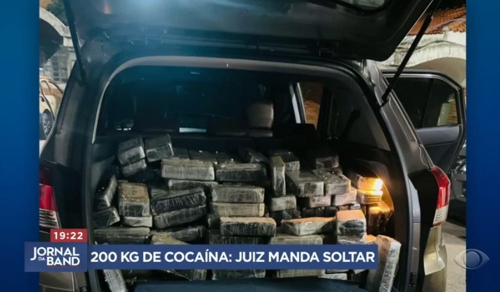 Juiz solta traficante com 200 kg de cocaína e alega que quantidade "não é exagerada"