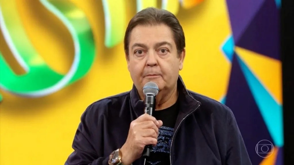 Faustão recebe alta de hospital em SP após três meses de internação
