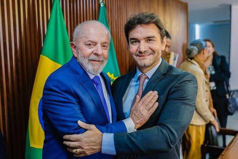 Pressionado pelo União Brasil, ministro de Lula resiste em deixar cargo e fica sob risco de expulsão da sigla