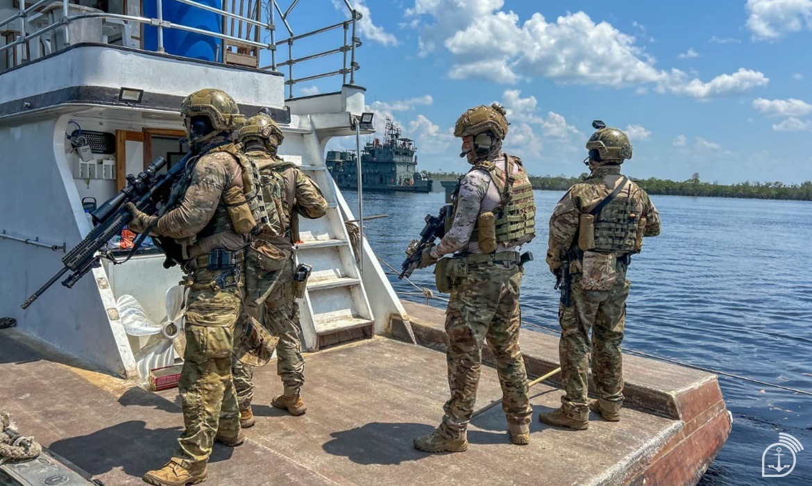 Marinha em crise: militares estão "pulando fora do navio" em número recorde
