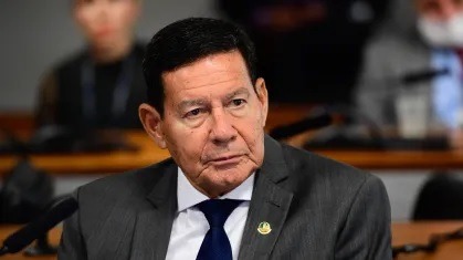 Julgamento de Bolsonaro no STF é “vingança política”, diz Mourão
