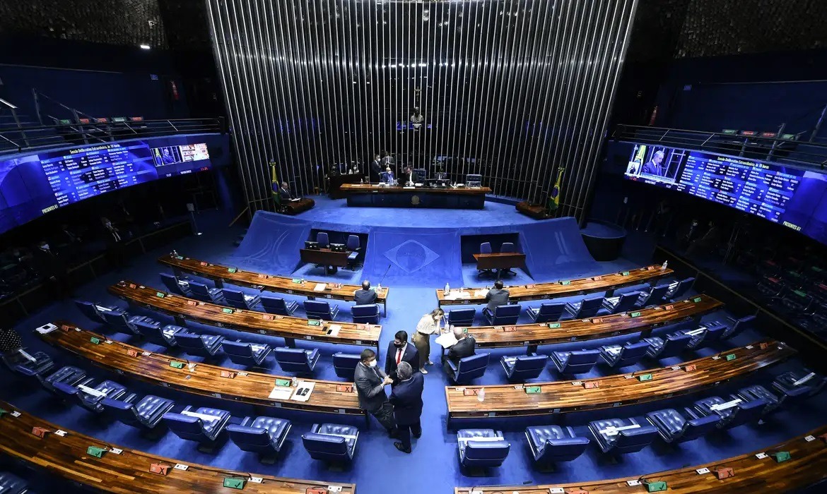 Senado aprova proposta que altera a Lei da Ficha Limpa e muda prazos para inelegibilidade