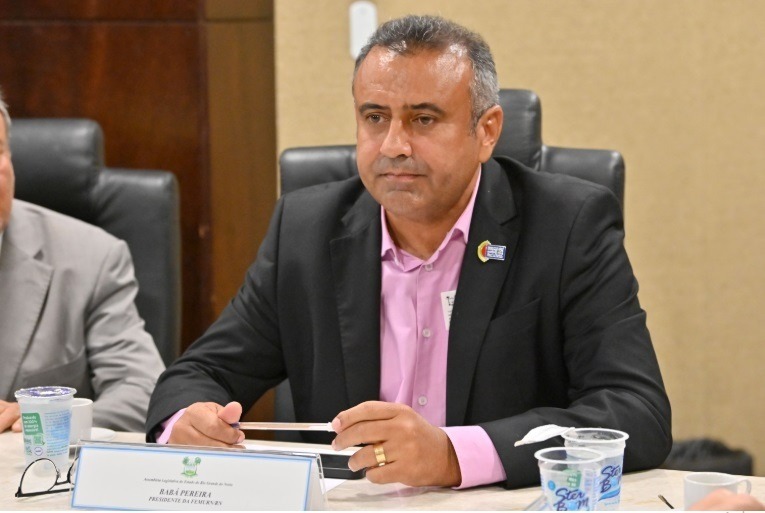 Femurn cobra repasses do Fundeb e acusa governo de reter recursos municipais