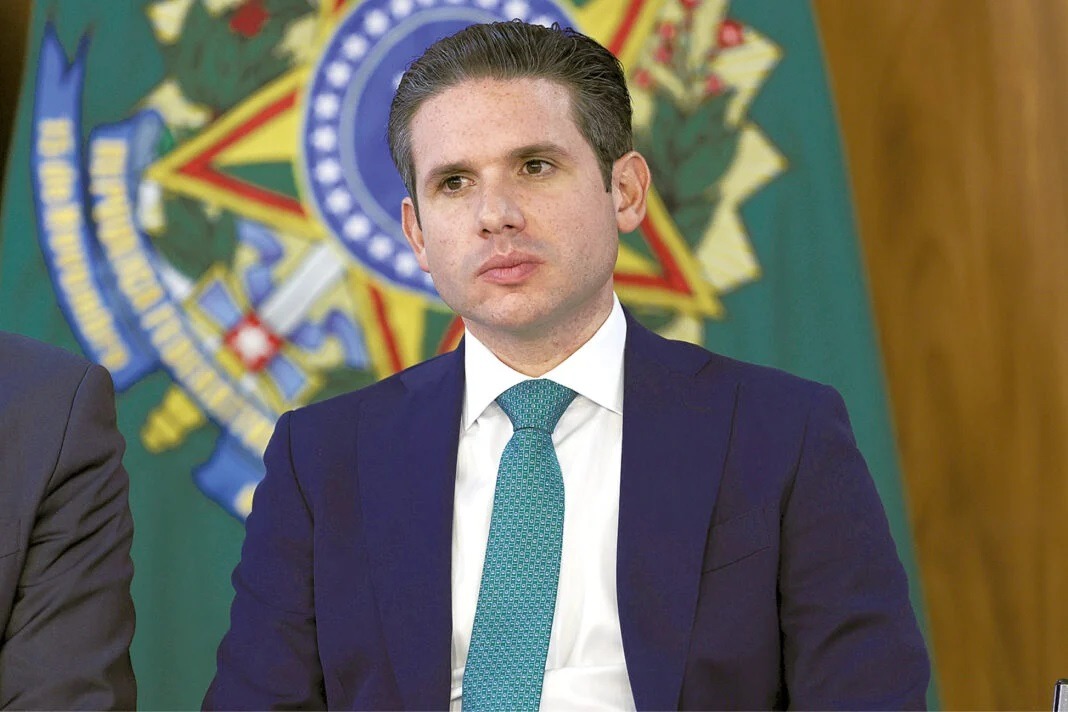 Articulação por anistia avança e governo recorre a Hugo Motta