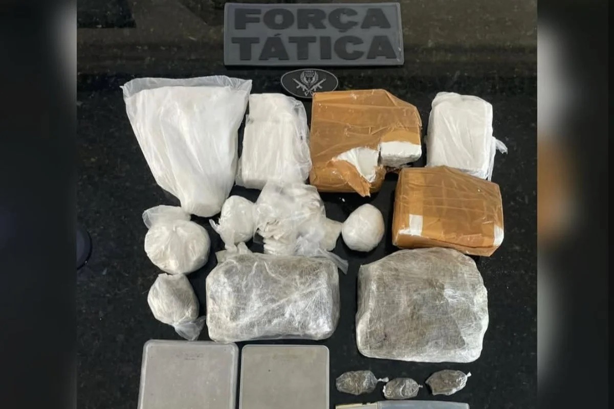 Força Tática da PM estoura ponto de venda de drogas no Passo da Pátria