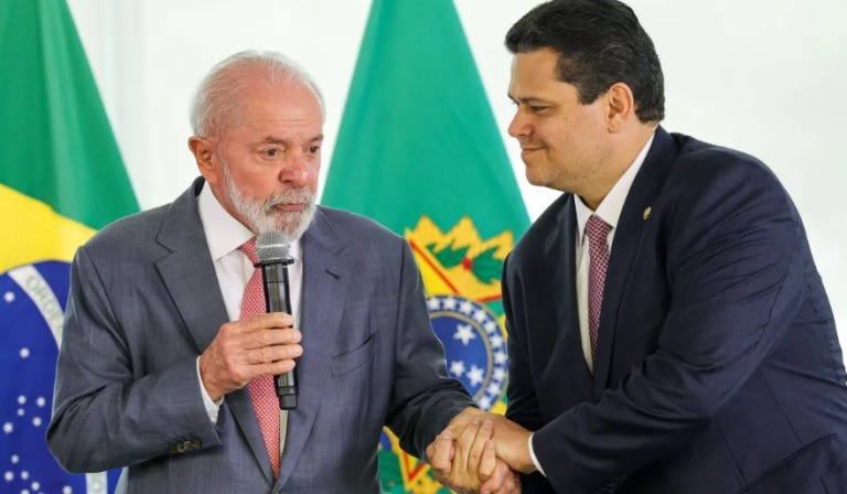 Lula reafirma a Alcolumbre ser contra qualquer anistia