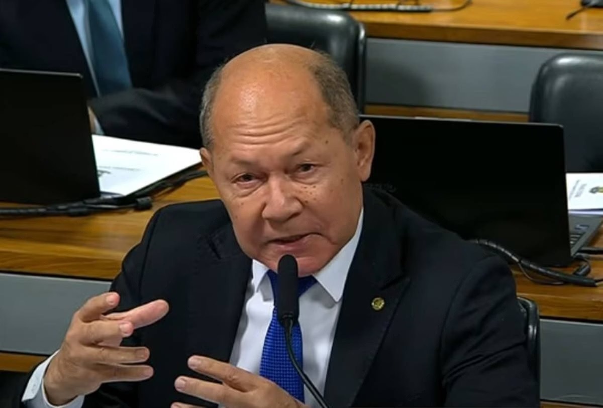 Deputado do PL diz que Lupi “vai levar um cacete” na CPMI do INSS