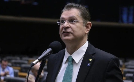 Líder do PL na Câmara diz que Hugo Motta se comprometeu a pautar anistia