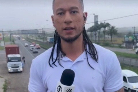 Repórter sofre acidente ao cair do cavalo após transmissão ao vivo