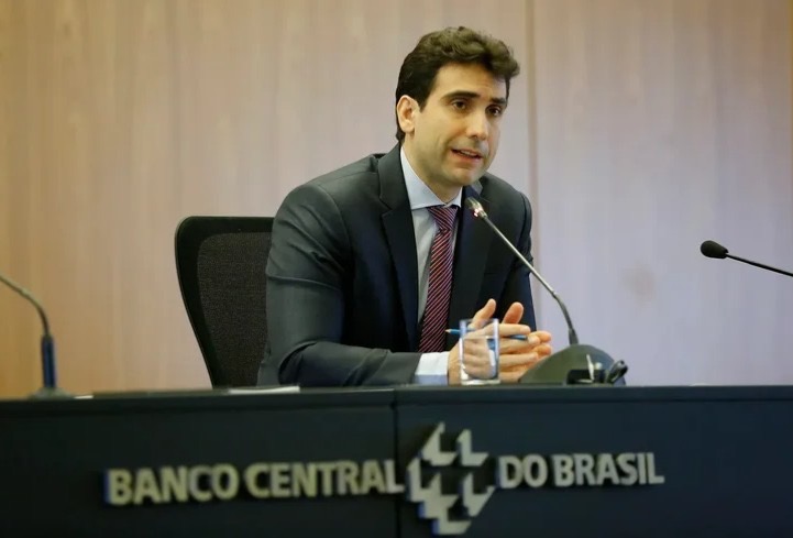 Galípolo diz que BC acompanha efeitos da Lei Magnitsky “sem nenhuma preocupação” de riscos aos bancos brasileiros e ao Sistema...