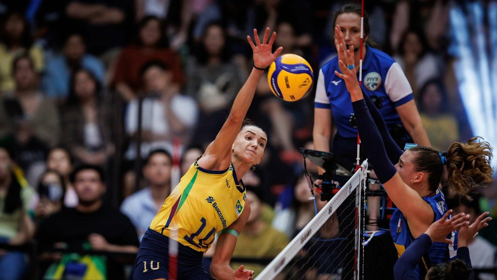 Seleção feminina bate Japão e garante medalha de bronze no Mundial de vôlei