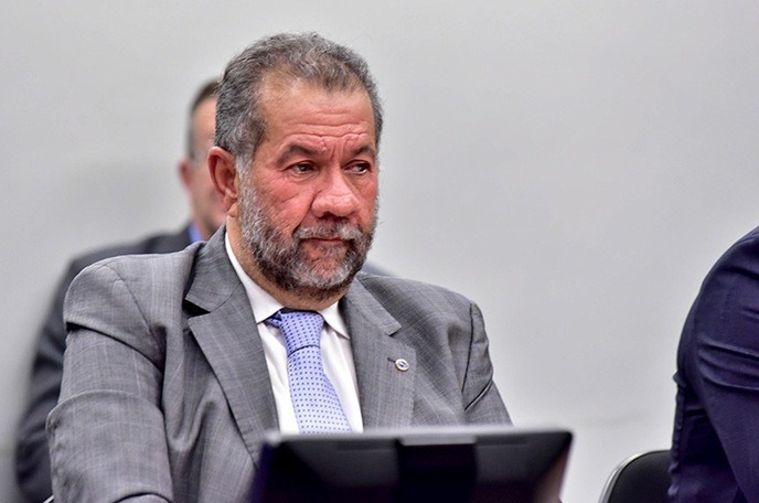 CPMI do INSS ouve ex-ministro Carlos Lupi nesta segunda-feira