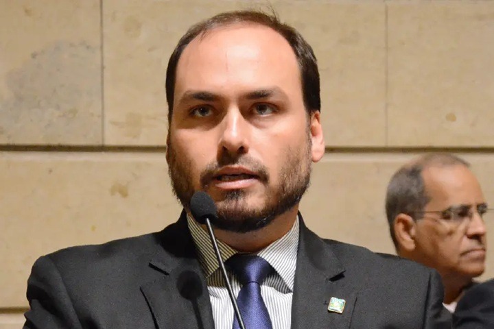 Grande Ponto - Carlos Bolsonaro rebate secret&aacute;rio de administra&ccedil;&atilde;o  penitenci&aacute;ria do RN: &ldquo;Desejo poder encarar um sujeito desses frente a frente &rdquo;