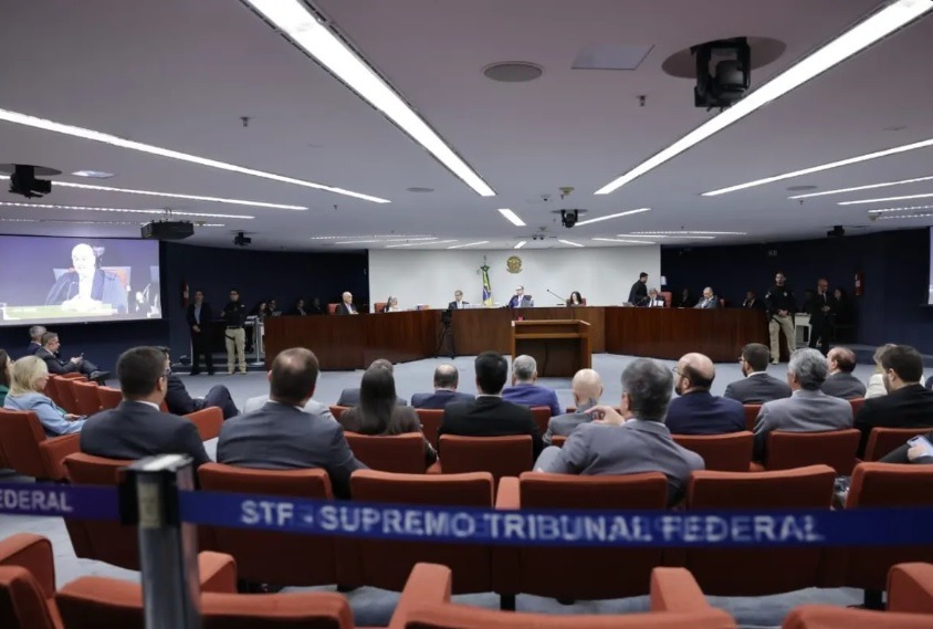 VÍDEO: Moraes e Fux protagonizam momentos de tensão em julgamento de Bolsonaro
