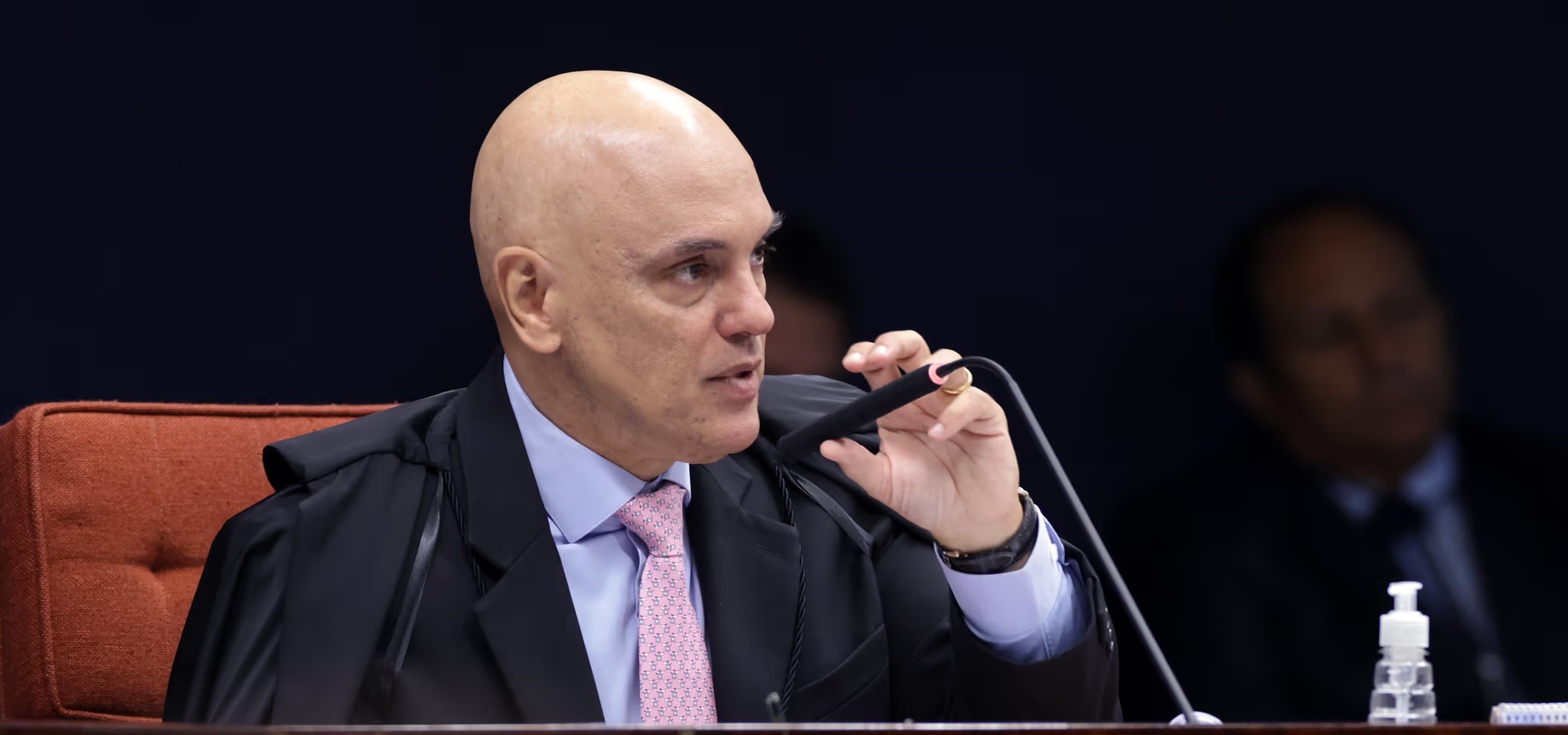“Isso não é conversa de bar”, diz Moraes