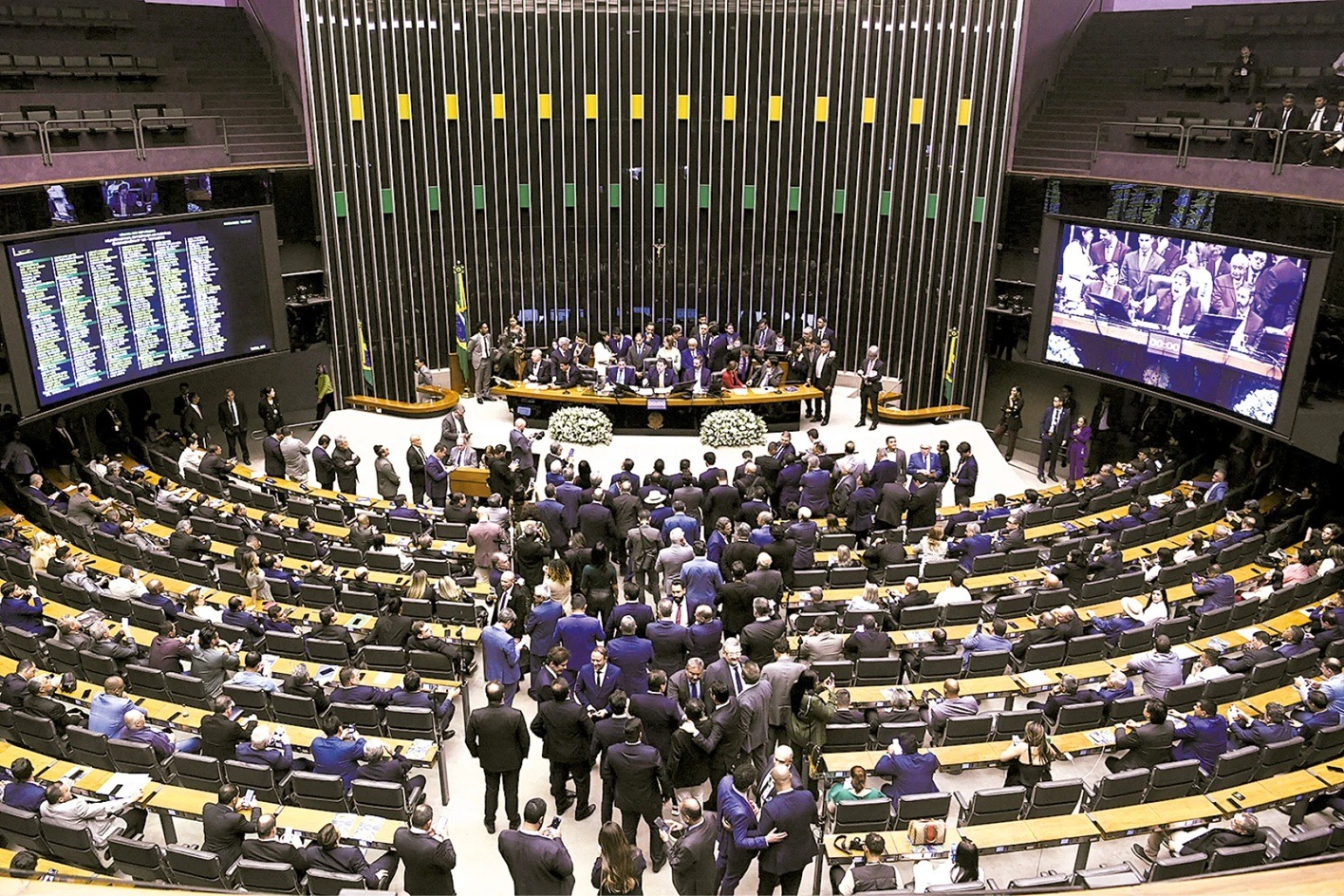 Estados e municípios ganham alívio com PEC dos Precatórios