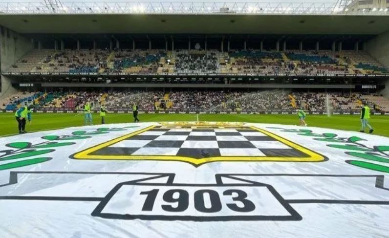 Tragédia: jogador de 7 anos morre durante treino no clube