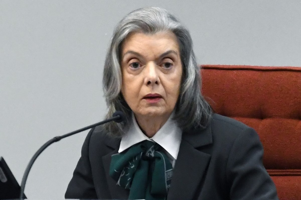 Interrompida por Dino, Cármen Lúcia reage: “Nós, mulheres, ficamos dois mil anos caladas”